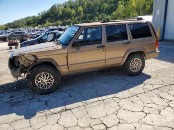  Salvage Jeep Cherokee