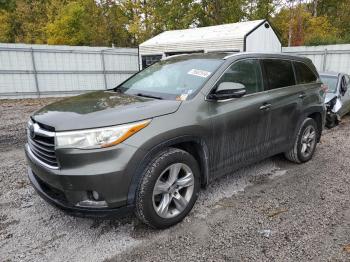  Salvage Toyota Highlander