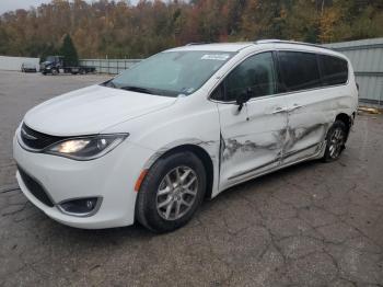  Salvage Chrysler Pacifica