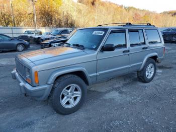  Salvage Jeep Cherokee