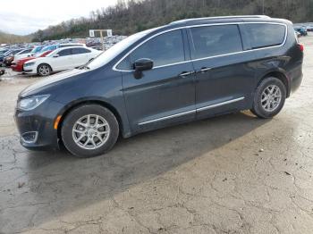  Salvage Chrysler Pacifica