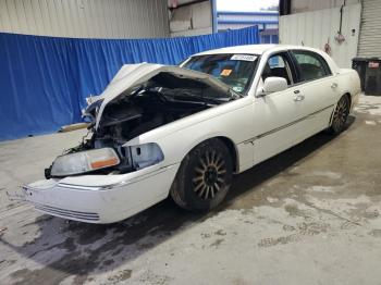  Salvage Lincoln Towncar