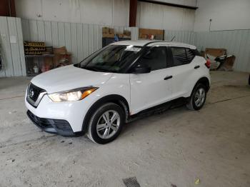  Salvage Nissan Kicks