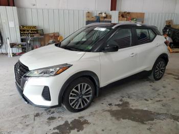  Salvage Nissan Kicks