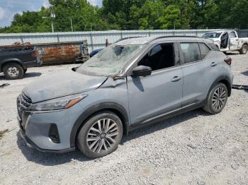  Salvage Nissan Kicks