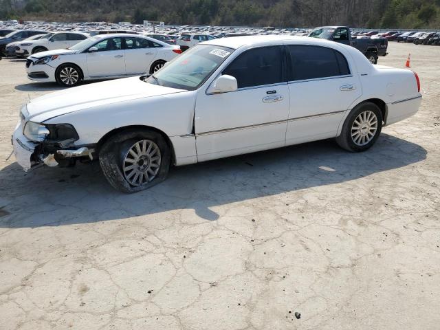  Salvage Lincoln Towncar