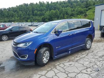  Salvage Chrysler Pacifica