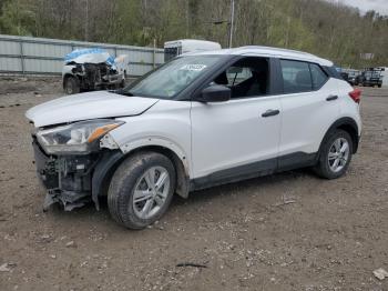  Salvage Nissan Kicks