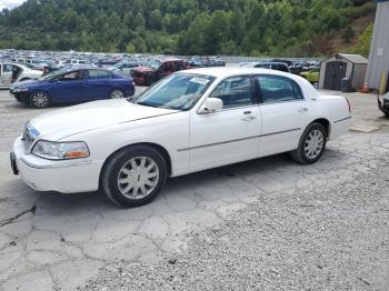  Salvage Lincoln Towncar