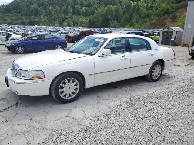  Salvage Lincoln Towncar