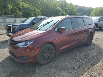  Salvage Chrysler Pacifica