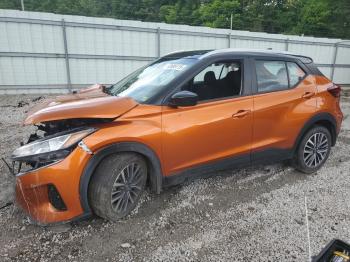  Salvage Nissan Kicks
