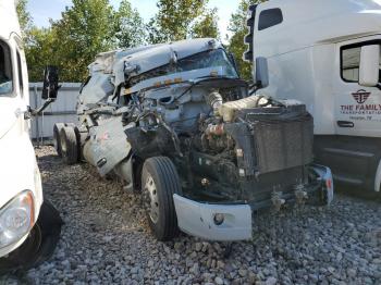  Salvage Peterbilt 579
