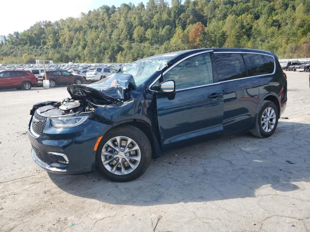  Salvage Chrysler Pacifica