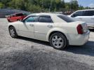 Chrysler 300 Image 2