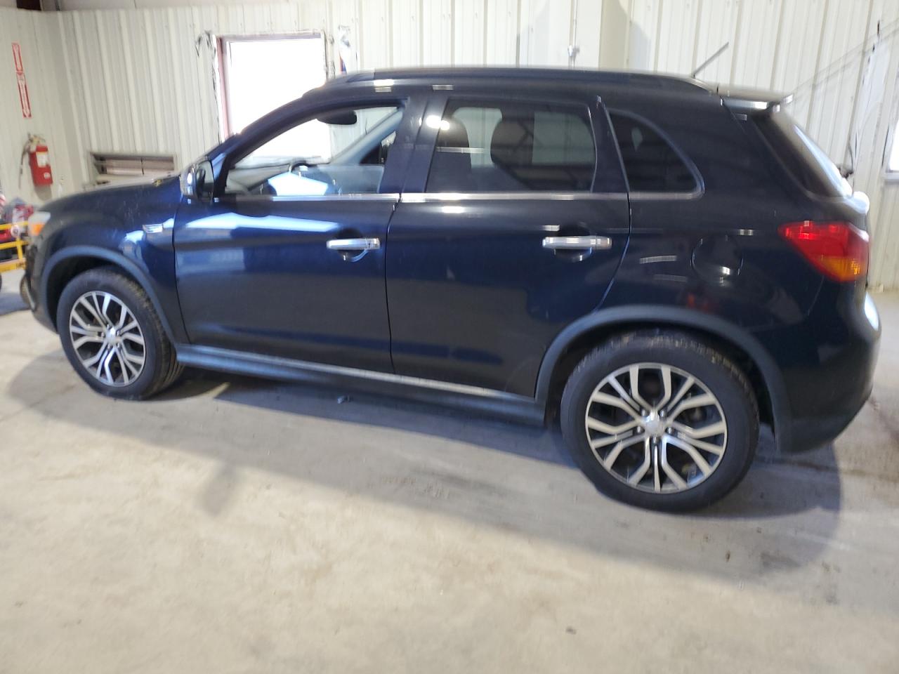 Mitsubishi Outlander Sel Image 2