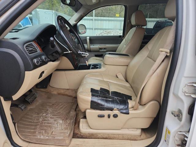 Chevrolet Silverado K3500 Image 5