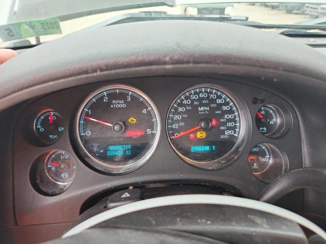 Chevrolet Silverado K3500 Image 4