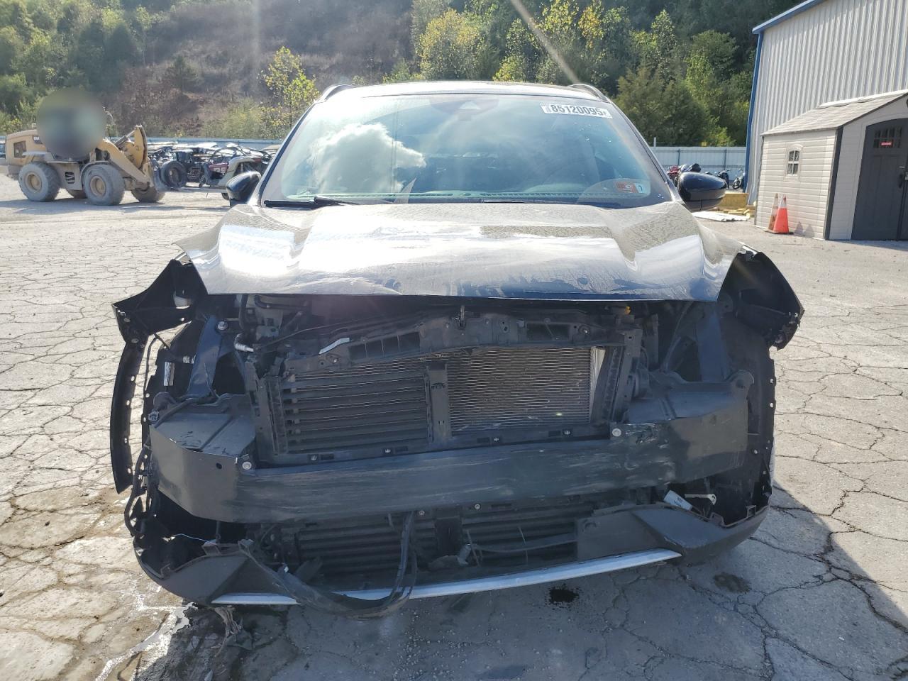 Ford Escape Titanium Image 13