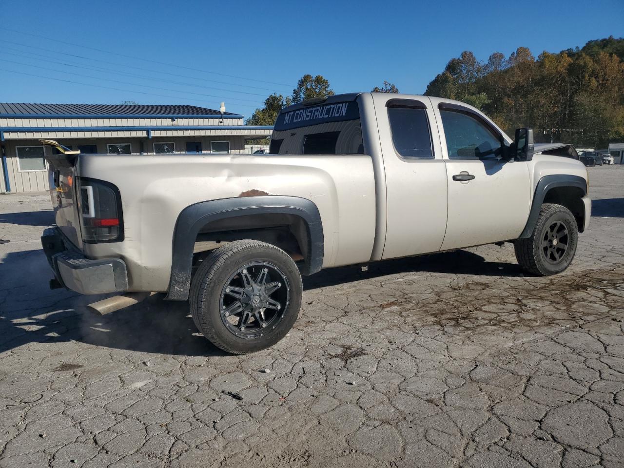 Chevrolet Silverado K1500 Image 6