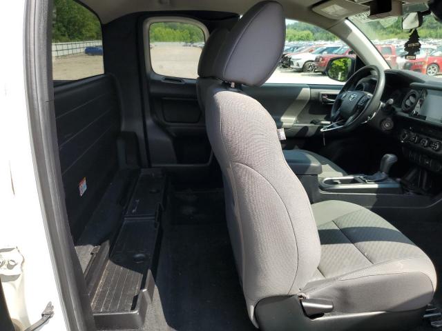 Toyota Tacoma Access Cab Image 3