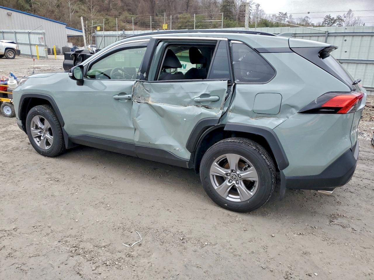 Toyota RAV4 Xle Image 6