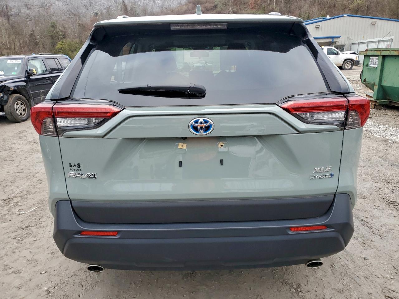 Toyota RAV4 Xle Image 2