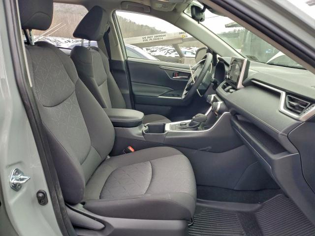 Toyota RAV4 Xle Image 12