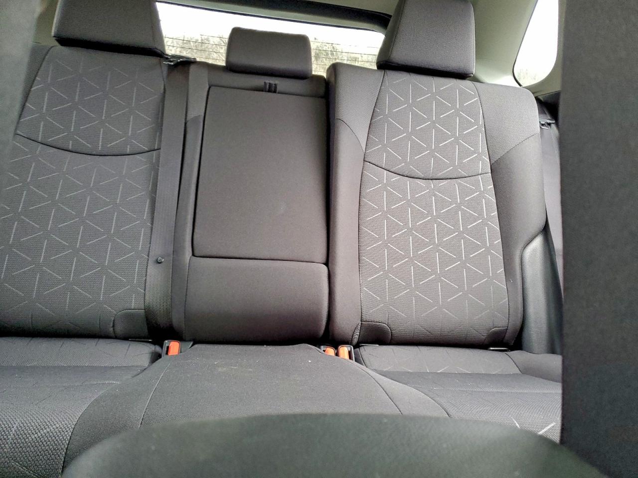 Toyota RAV4 Xle Image 7