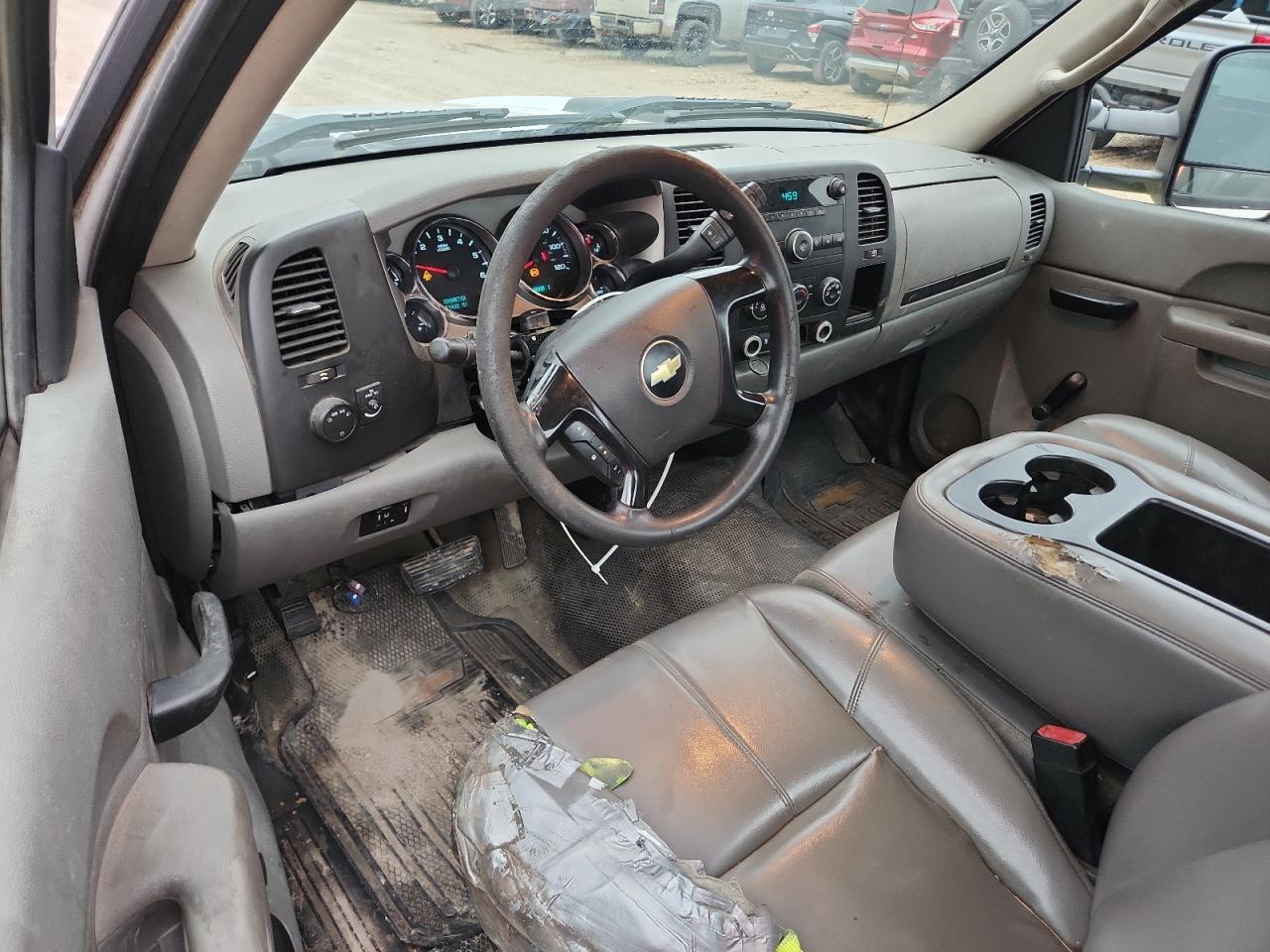 Chevrolet Silverado C2500 Heavy Duty Image 8