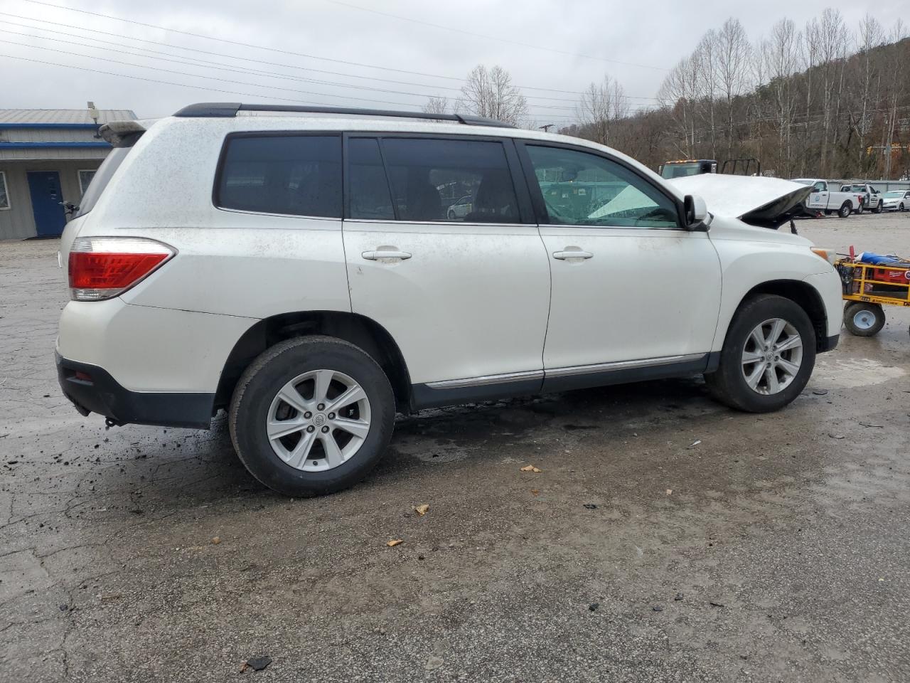 Toyota Highlander Base Image 2