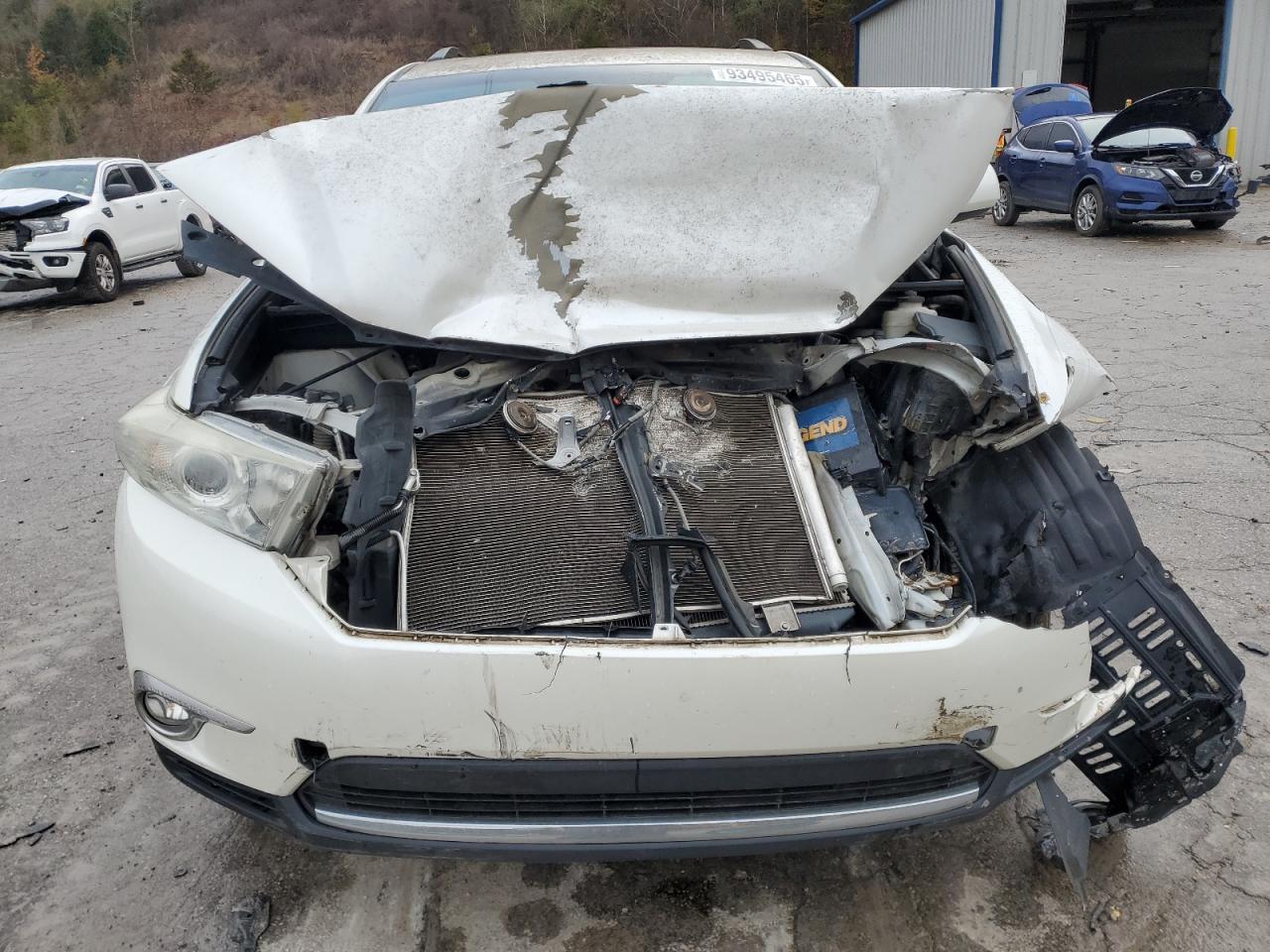 Toyota Highlander Base Image 9