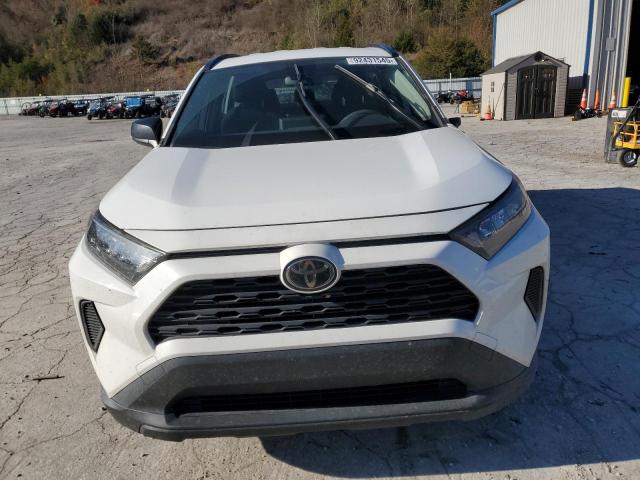 Toyota RAV4 Le Image 6
