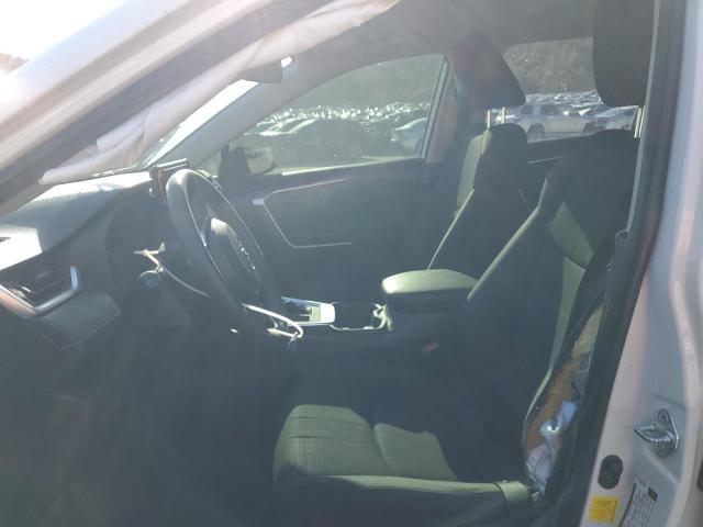 Toyota RAV4 Le Image 5