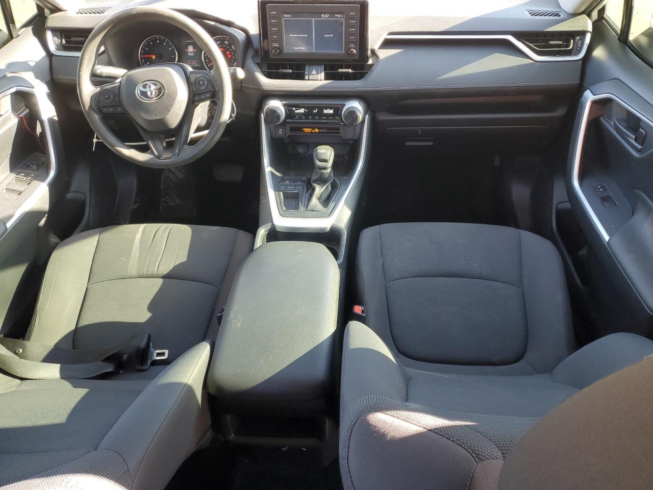 Toyota RAV4 Le Image 7