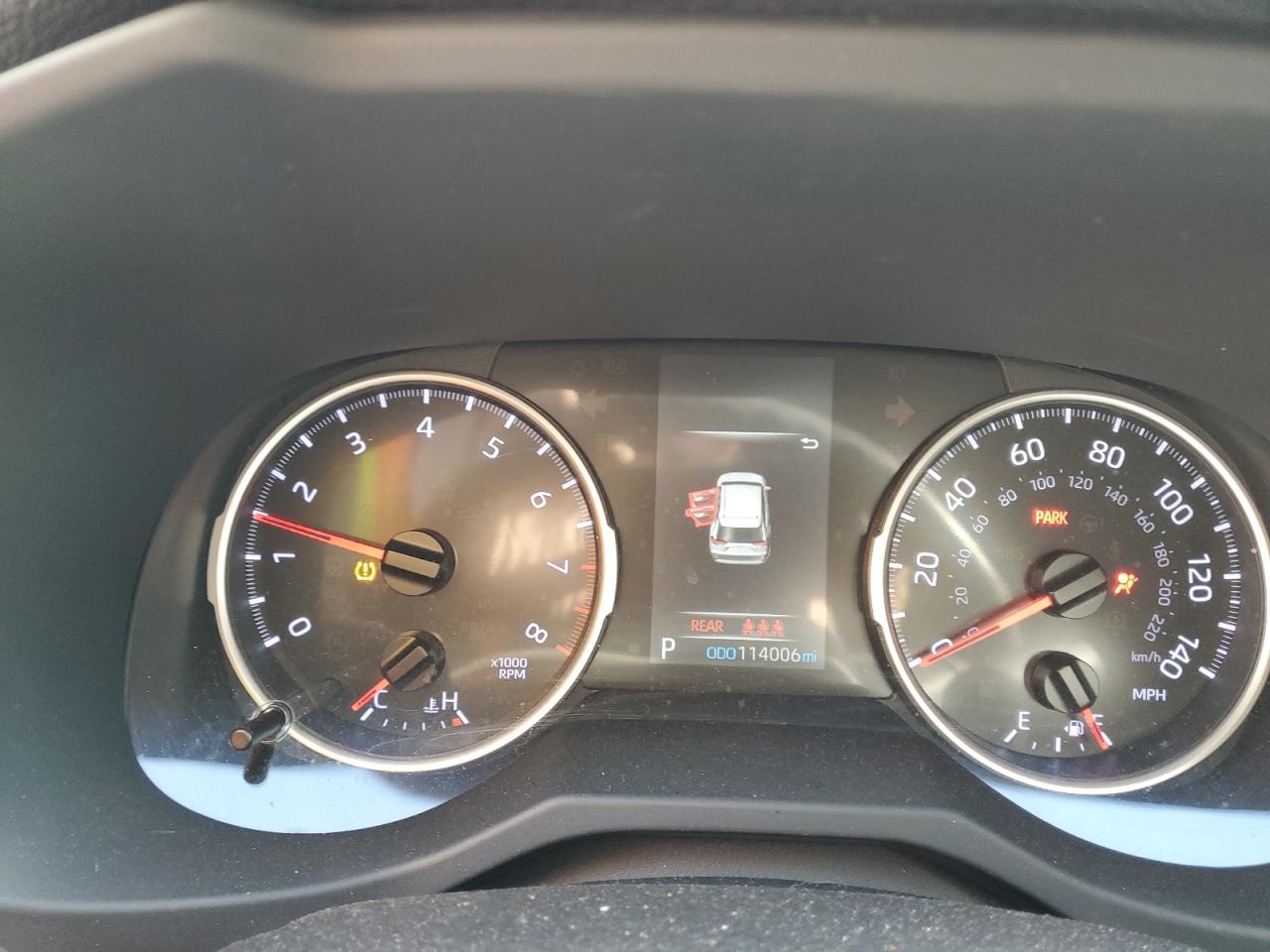 Toyota RAV4 Le Image 9