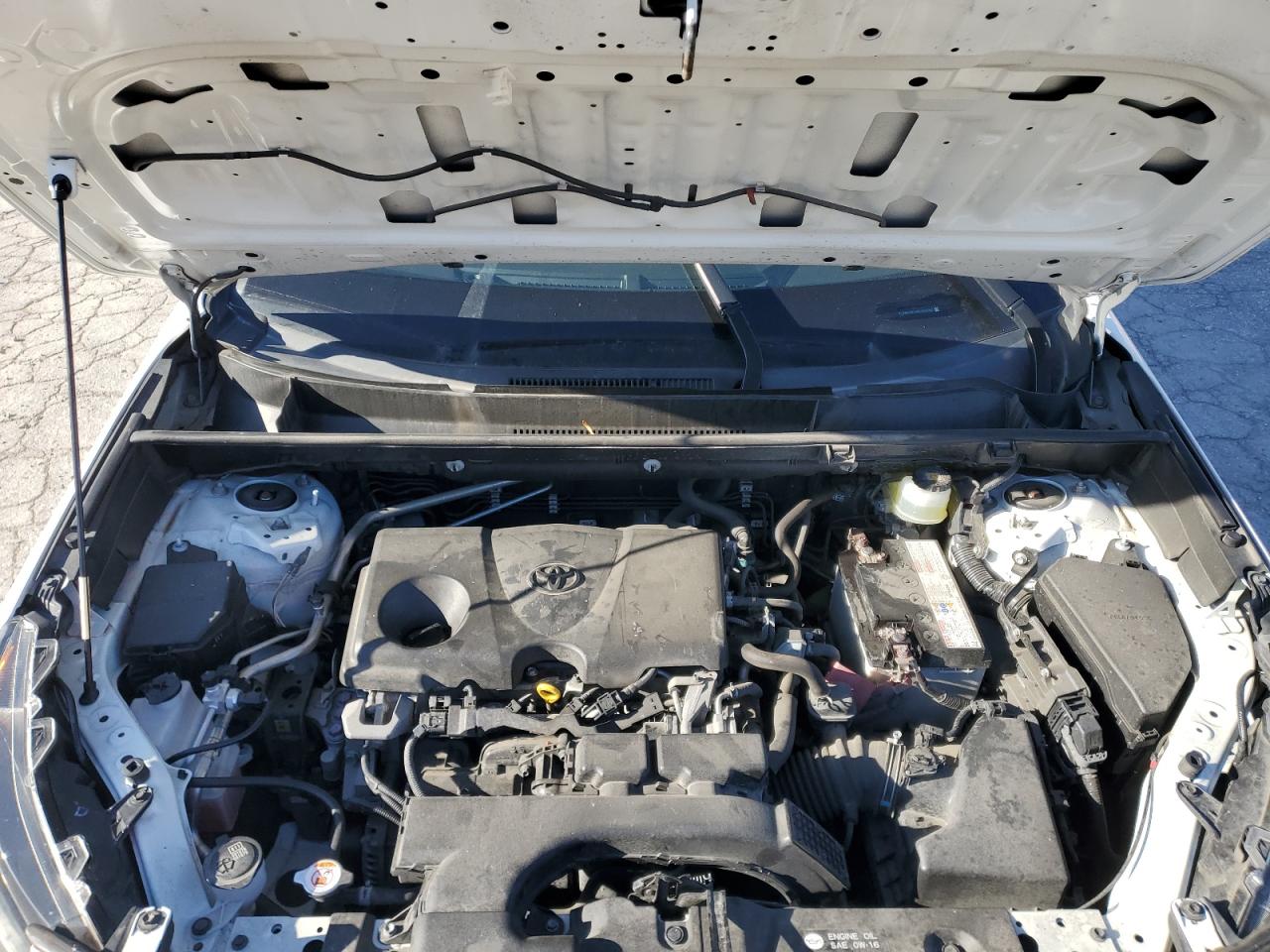 Toyota RAV4 Le Image 10