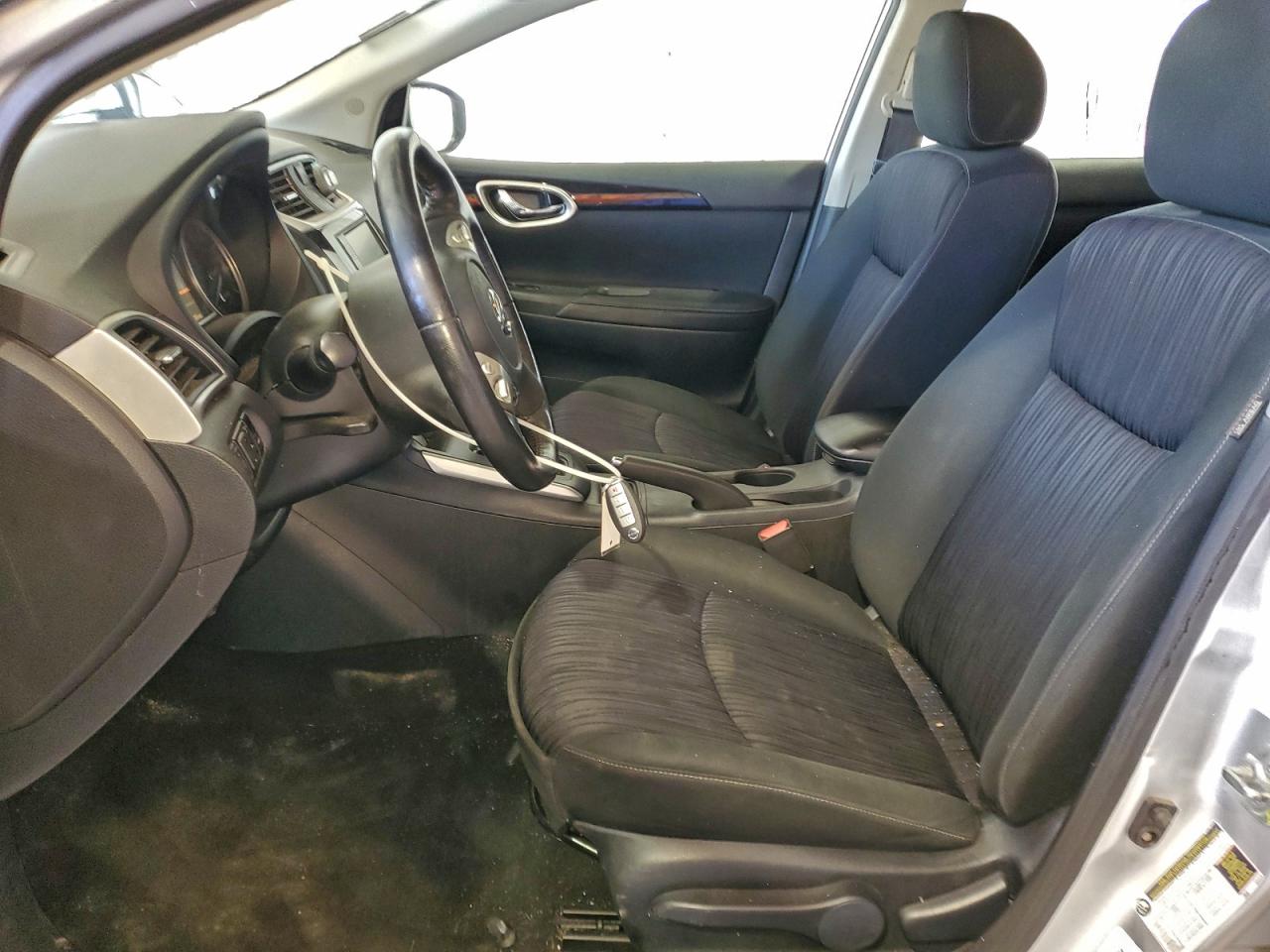 Nissan Sentra S Image 8