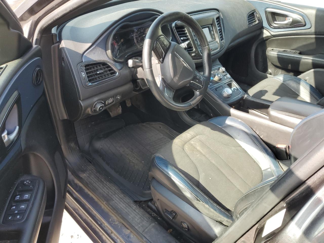 Chrysler 200 S Image 7