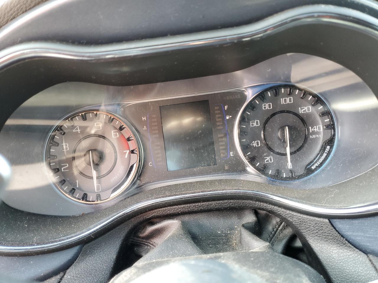 Chrysler 200 S Image 6