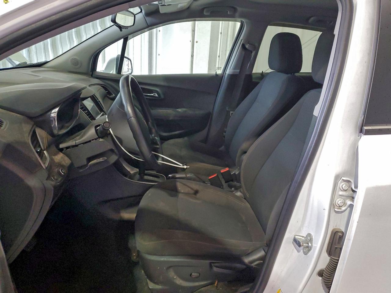 Chevrolet Trax Ls Image 7