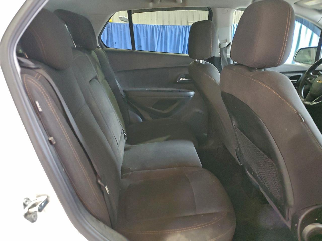 Chevrolet Trax Ls Image 6