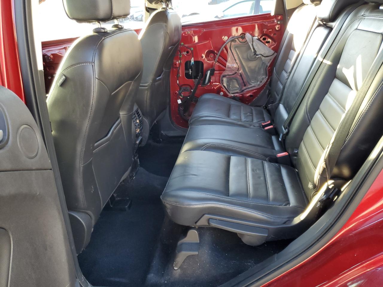 Ford Escape Titanium Image 13