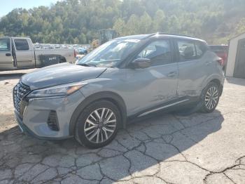  Salvage Nissan Kicks