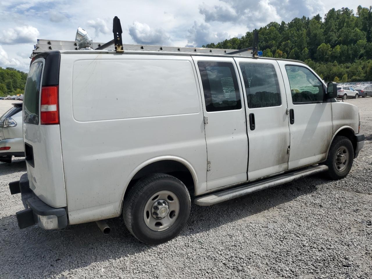 Chevrolet Express Image 10