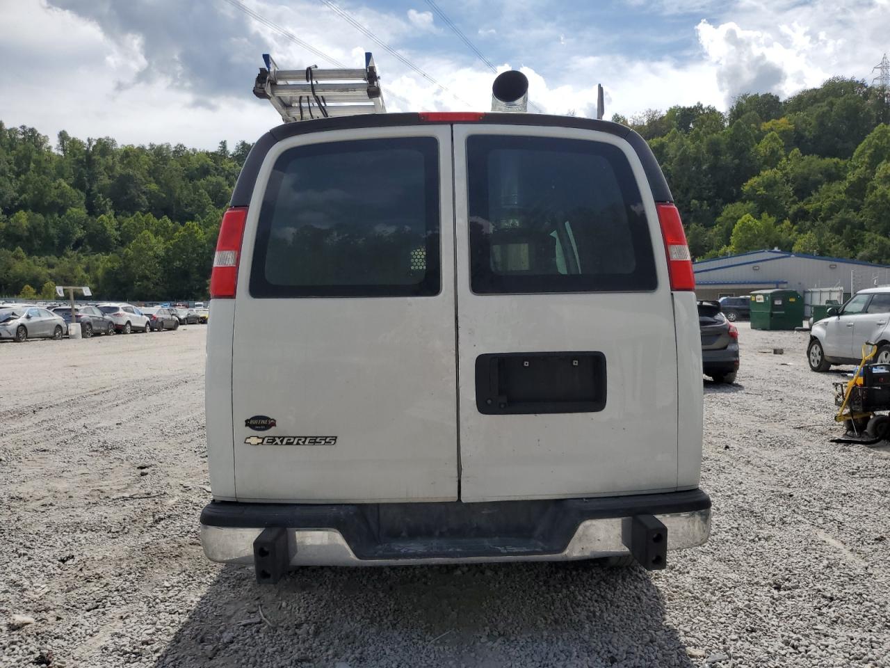 Chevrolet Express Image 8