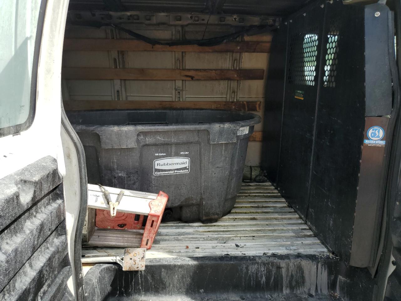 Chevrolet Express Image 13