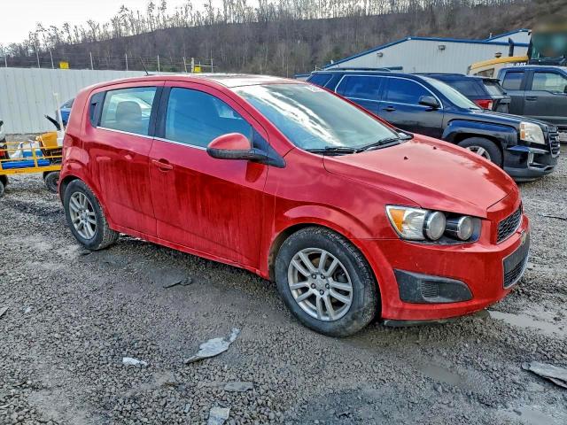 Chevrolet Sonic Lt Image 2