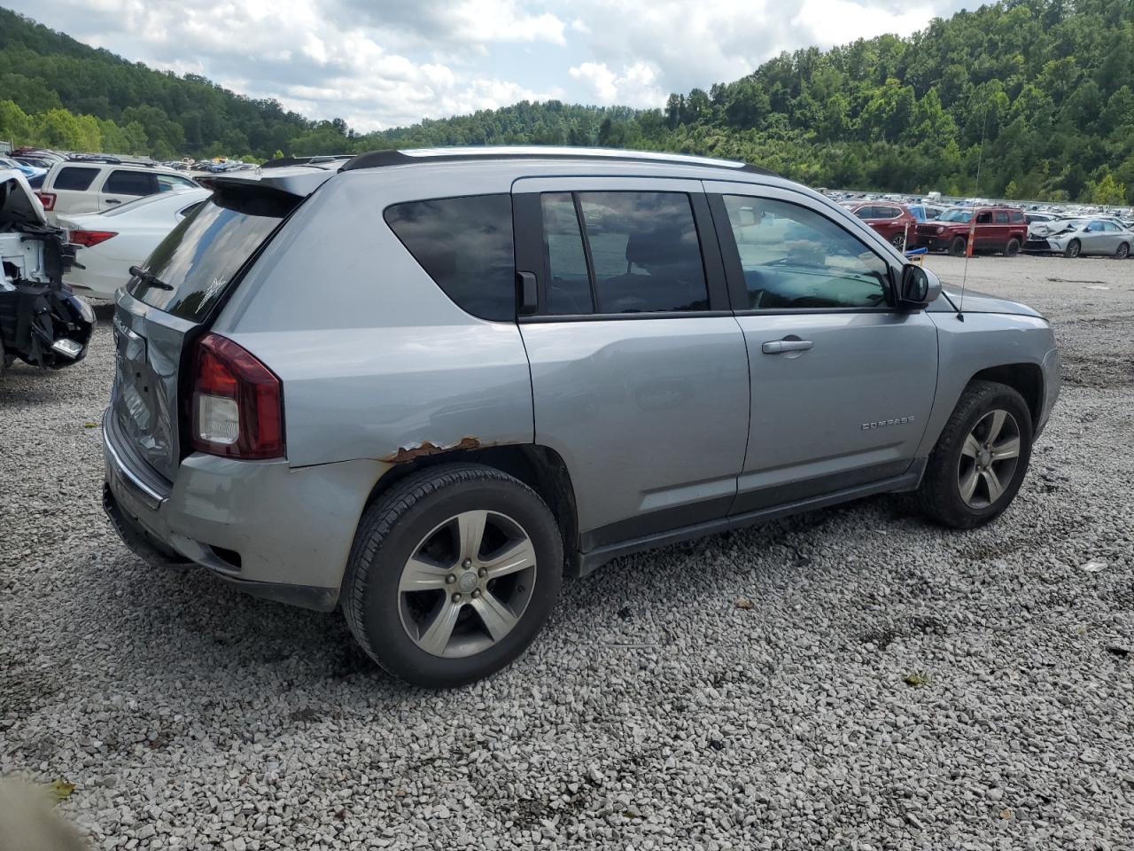 Jeep Compass Latitude Image 2