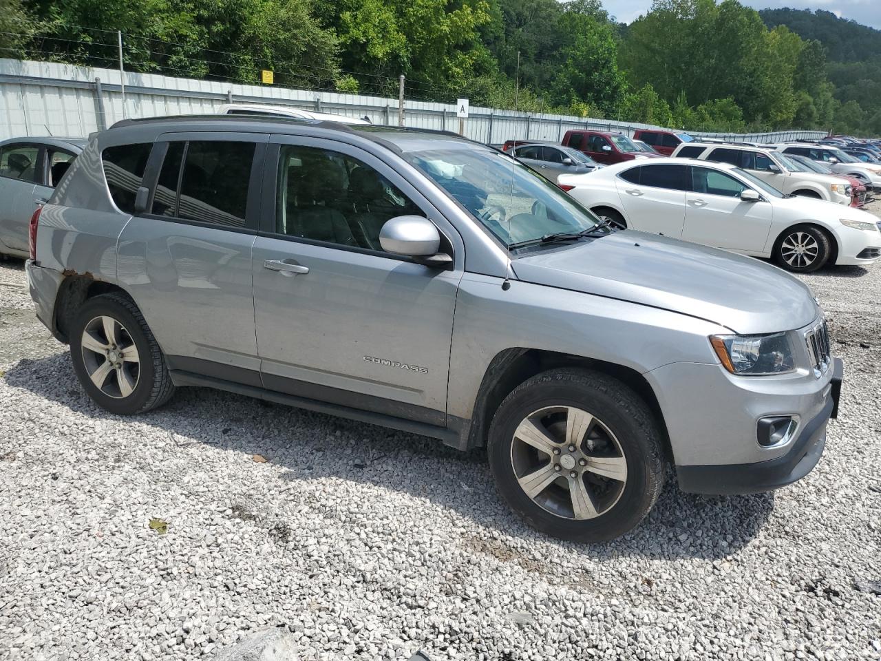 Jeep Compass Latitude Image 7